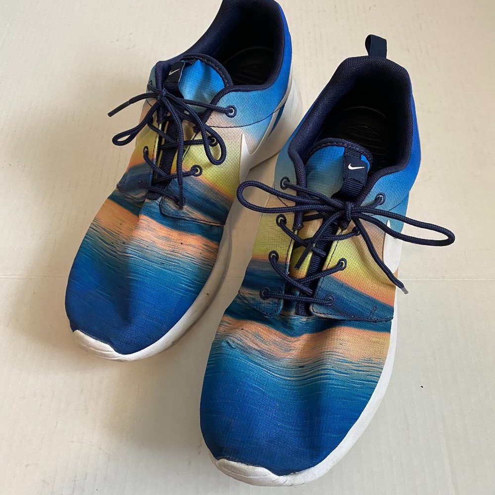 Nike Roshe Sunrise Pattern Running Sneaker